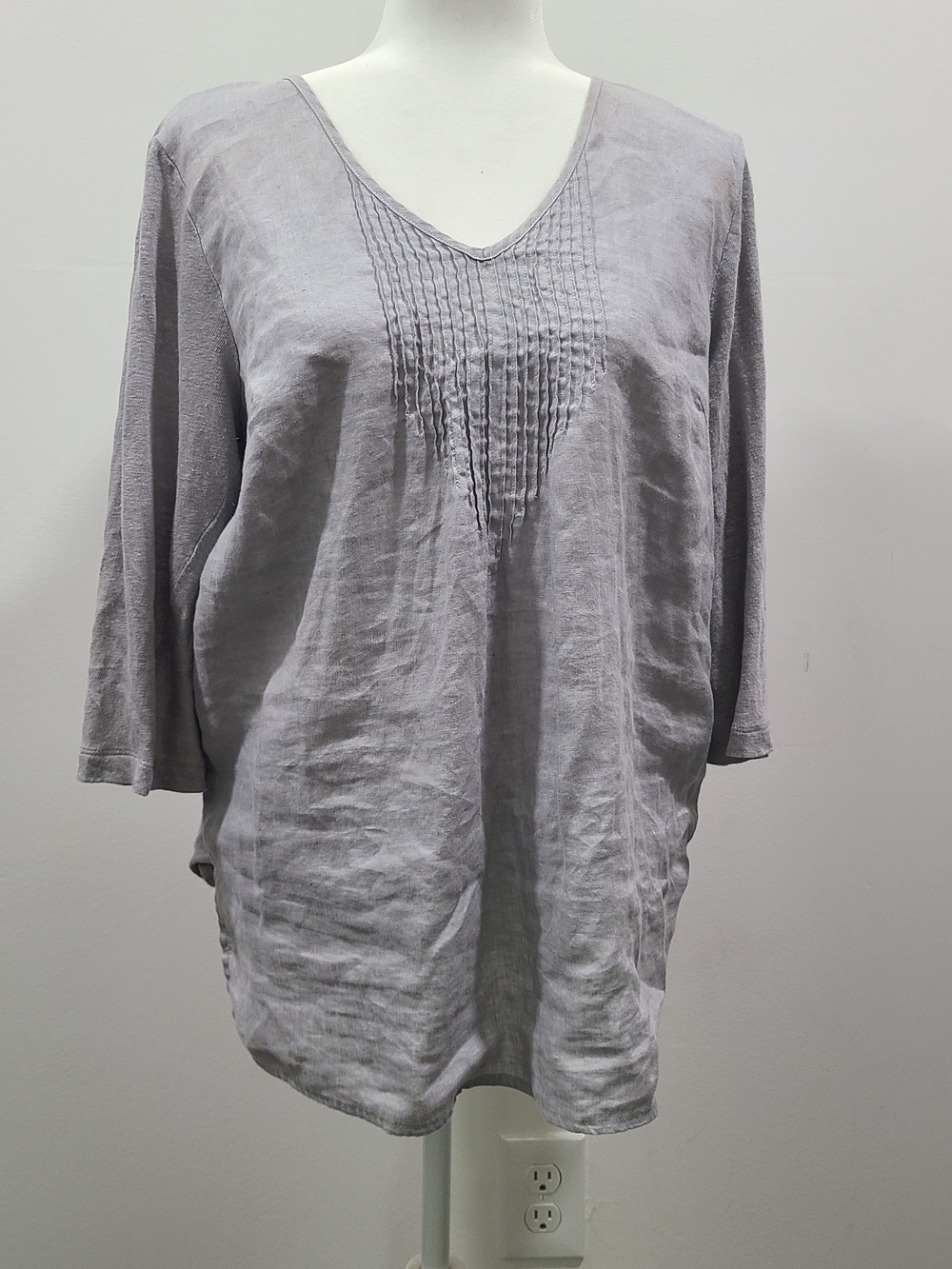 J. Jill Light Gray V-Neck Pintuck Linen Tunic
